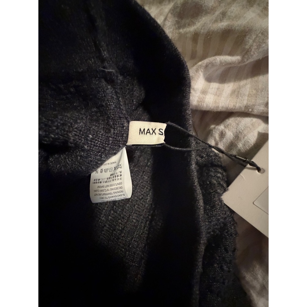 Max Simple NWT SIZE Large - Picture 9 of 14